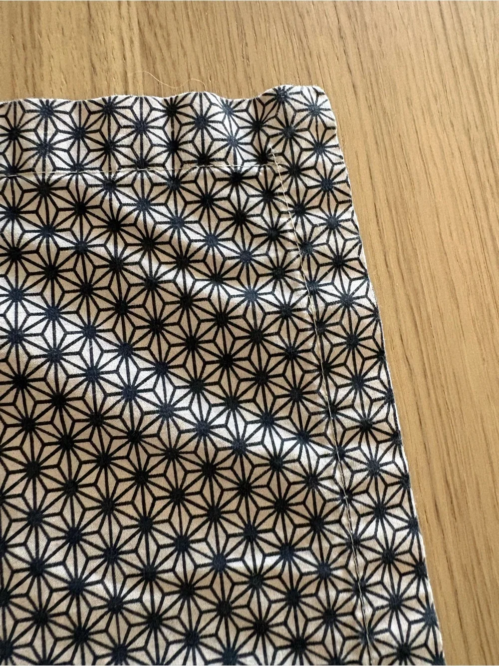 Crate & Barrel Vintage Akira Cloth Napkins Geometric Color Set of 4 Cream Black